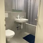 Apartamento Cozy Close To Center And Train Station