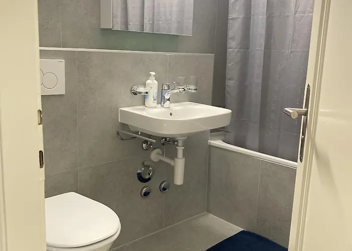 Apartment Cozy Close To Center And Train Station